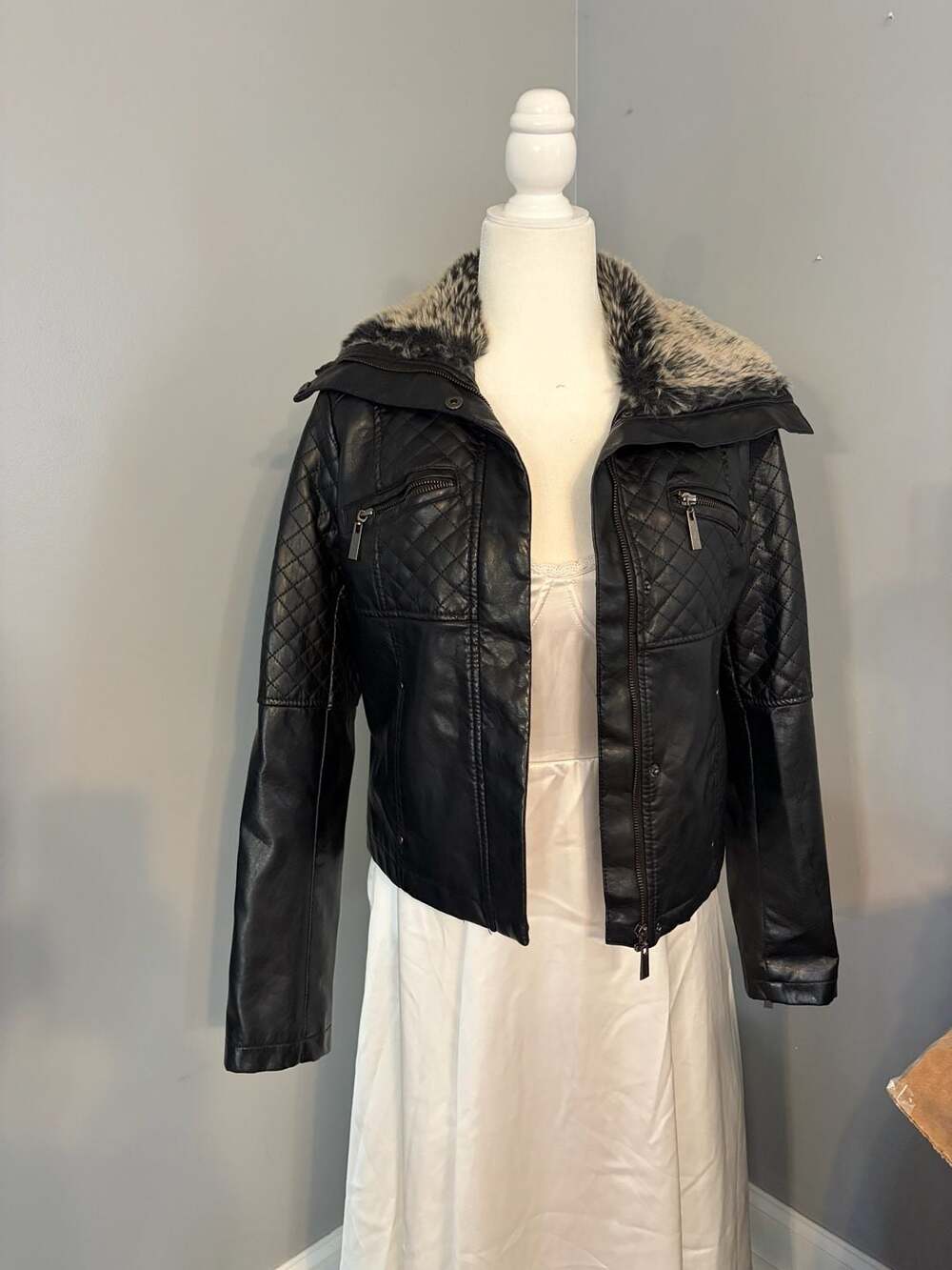 J2 Black Faux Fur Collar Quilted Moto Jacket Size M
